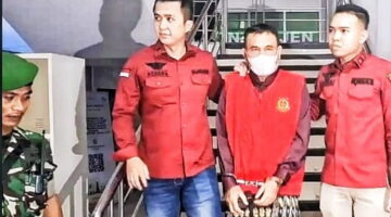 Usai Paripurna HUT ke-22 Ogan Ilir, Anggota DPRD YS Dijemput Kejari, Sore Hari Digiring ke Mobil Tahanan