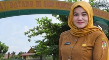 Terkait Beredarnya Pemberitaan yang Menyudutkan Dirinya, Kepsek SMP Negeri 34 Pekanbaru Sri Tuti Wahyuni: Itu berita Hoax dan Tendensius